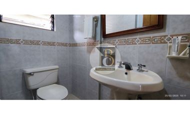 VENTA DE CASA DE TRES NIVELES BARRIO LOS HELECHOS YOPAL.