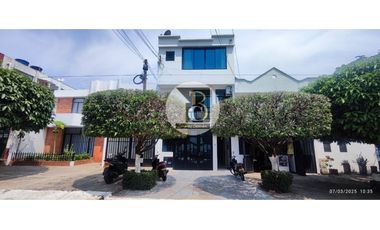 VENTA DE CASA DE TRES NIVELES BARRIO LOS HELECHOS YOPAL.