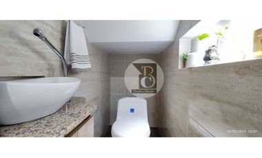 VENTA DE CASA DE TRES NIVELES BARRIO LOS HELECHOS YOPAL.