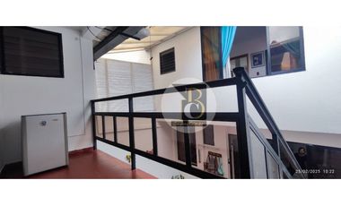 VENTA DE CASA DE TRES NIVELES BARRIO LOS HELECHOS YOPAL.
