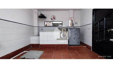 VENTA DE CASA DE TRES NIVELES BARRIO LOS HELECHOS YOPAL.