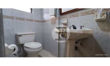 VENTA DE CASA DE TRES NIVELES BARRIO LOS HELECHOS YOPAL.