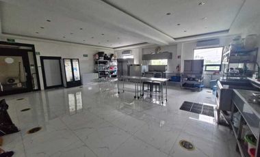 SALON DE EVENTOS ACLIENTADO, IDEAL PARA INVERSION