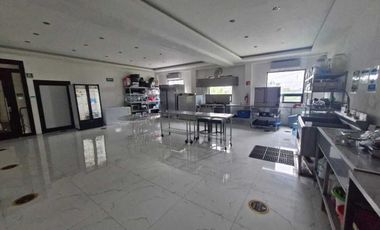 SALON DE EVENTOS ACLIENTADO, IDEAL PARA INVERSION