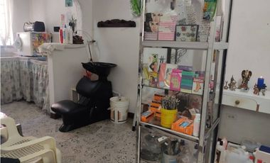Venta Local con Apartaestudio Castilla Medellin