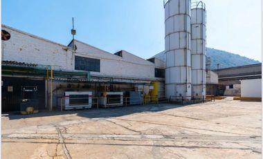 Excelente Bodega Industrial en Los Reyes La paz