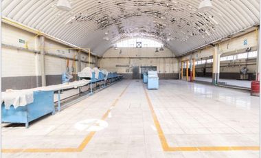 Excelente Bodega Industrial en Los Reyes La paz