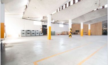 Excelente Bodega Industrial en Los Reyes La paz