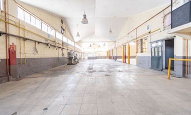 Excelente Bodega Industrial en Los Reyes La paz