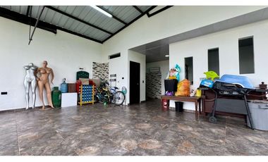 Casa esquinera de tres pisos en venta permuta Barrio Santa Ana Palmira