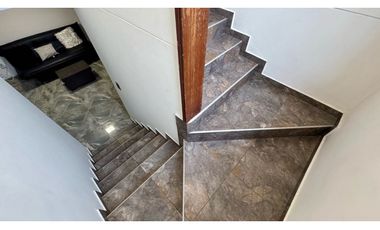 Casa esquinera de tres pisos en venta permuta Barrio Santa Ana Palmira