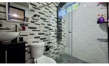 Casa esquinera de tres pisos en venta permuta Barrio Santa Ana Palmira