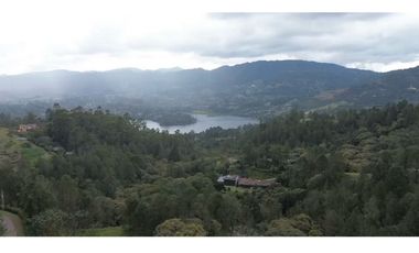 Venta de lote en el retiro