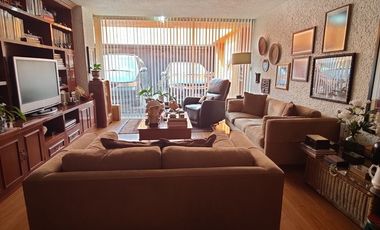 Se vende excelente casa en Lomas Hipódromo (V)