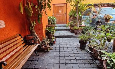 Se vende excelente casa en Lomas Hipódromo (V)