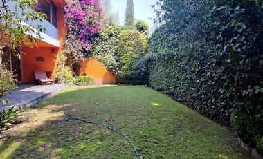 Se vende excelente casa en Lomas Hipódromo (V)