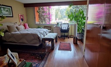 Se vende excelente casa en Lomas Hipódromo (V)