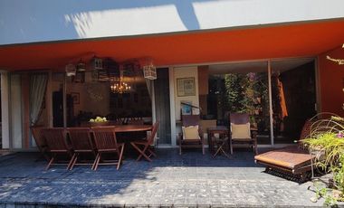 Se vende excelente casa en Lomas Hipódromo (V)