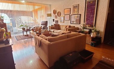 Se vende excelente casa en Lomas Hipódromo (V)