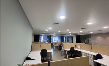 SE ARRIENDA OFICINA EN EL POBLADO
