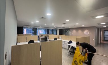 SE ARRIENDA OFICINA EN EL POBLADO
