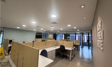 SE ARRIENDA OFICINA EN EL POBLADO