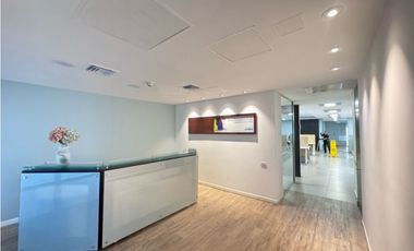 SE ARRIENDA OFICINA EN EL POBLADO