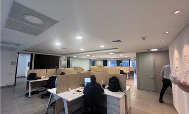 SE ARRIENDA OFICINA EN EL POBLADO