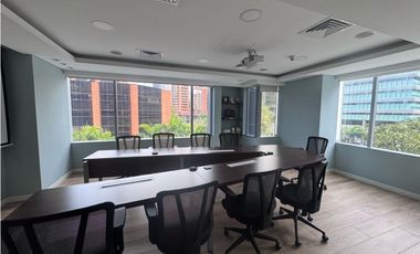 SE ARRIENDA OFICINA EN EL POBLADO