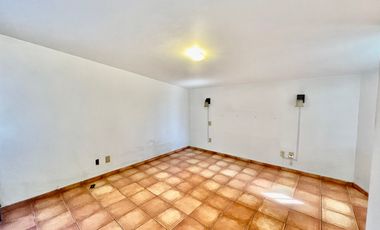 CASA EN RENTA EN COLONIA LAS FUENTES