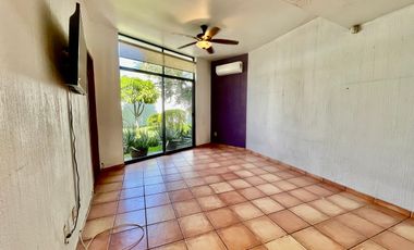 CASA EN RENTA EN COLONIA LAS FUENTES