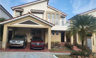 SE ALQUILA CASA BRISAS HEIGHTS EN BRISAS DEL GOLF