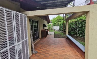 Se Alquila Amplia Casa con Zona Verde – 600 m²