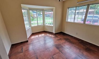 Se Alquila Amplia Casa con Zona Verde – 600 m²
