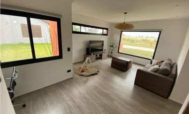 Chalet 4 amb. A estrenar. Costa del Sol. Mar Chiquita.