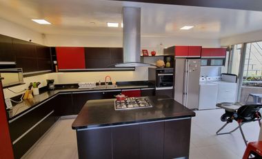 VENTA CASA - 3 DORMITORIOS - ESTUDIO - CUMBAYA