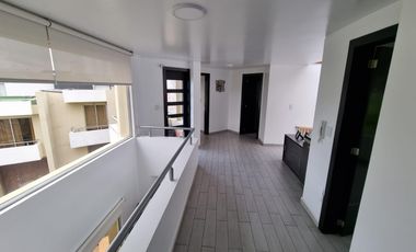 VENTA CASA - 3 DORMITORIOS - ESTUDIO - CUMBAYA