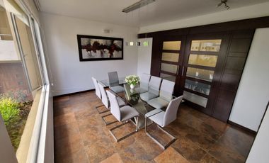 VENTA CASA - 3 DORMITORIOS - ESTUDIO - CUMBAYA