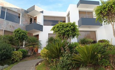 VENTA CASA - 3 DORMITORIOS - ESTUDIO - CUMBAYA