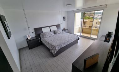 VENTA CASA - 3 DORMITORIOS - ESTUDIO - CUMBAYA