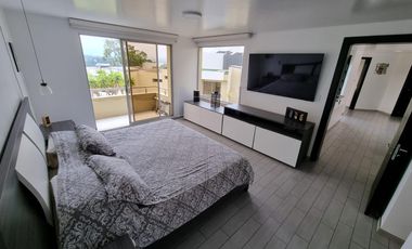 VENTA CASA - 3 DORMITORIOS - ESTUDIO - CUMBAYA