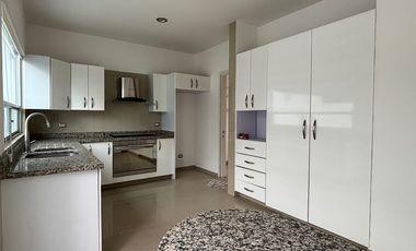 CASA EN RENTA PARQUE LA CASTELLANA, LOMAS DE ANGELOPOLIS II