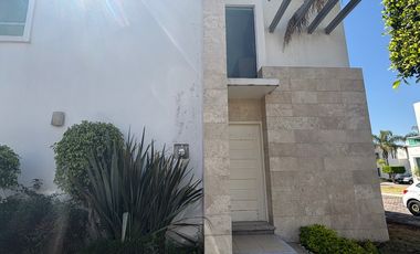 CASA EN RENTA PARQUE LA CASTELLANA, LOMAS DE ANGELOPOLIS II