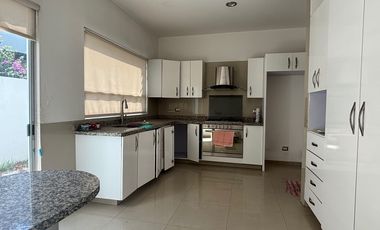 CASA EN RENTA PARQUE LA CASTELLANA, LOMAS DE ANGELOPOLIS II