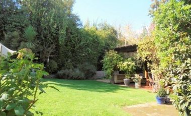 Casa en Arriendo en Camino Otoñal- Camino el Alba