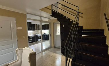 PRECIOSO DÚPLEX EN VENTA CON PATIO Y PARRILLA.-ZONA AV. LOPEZ Y PLANES / KOLPING.-