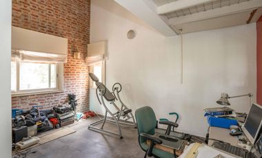 CASA EN VENTA EN LAS LOMAS DE SAN ISIDRO CON GRAN TERRENO