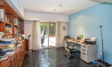 CASA EN VENTA EN LAS LOMAS DE SAN ISIDRO CON GRAN TERRENO