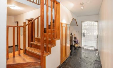 CASA EN VENTA EN LAS LOMAS DE SAN ISIDRO CON GRAN TERRENO