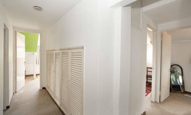 CASA EN VENTA EN LAS LOMAS DE SAN ISIDRO CON GRAN TERRENO